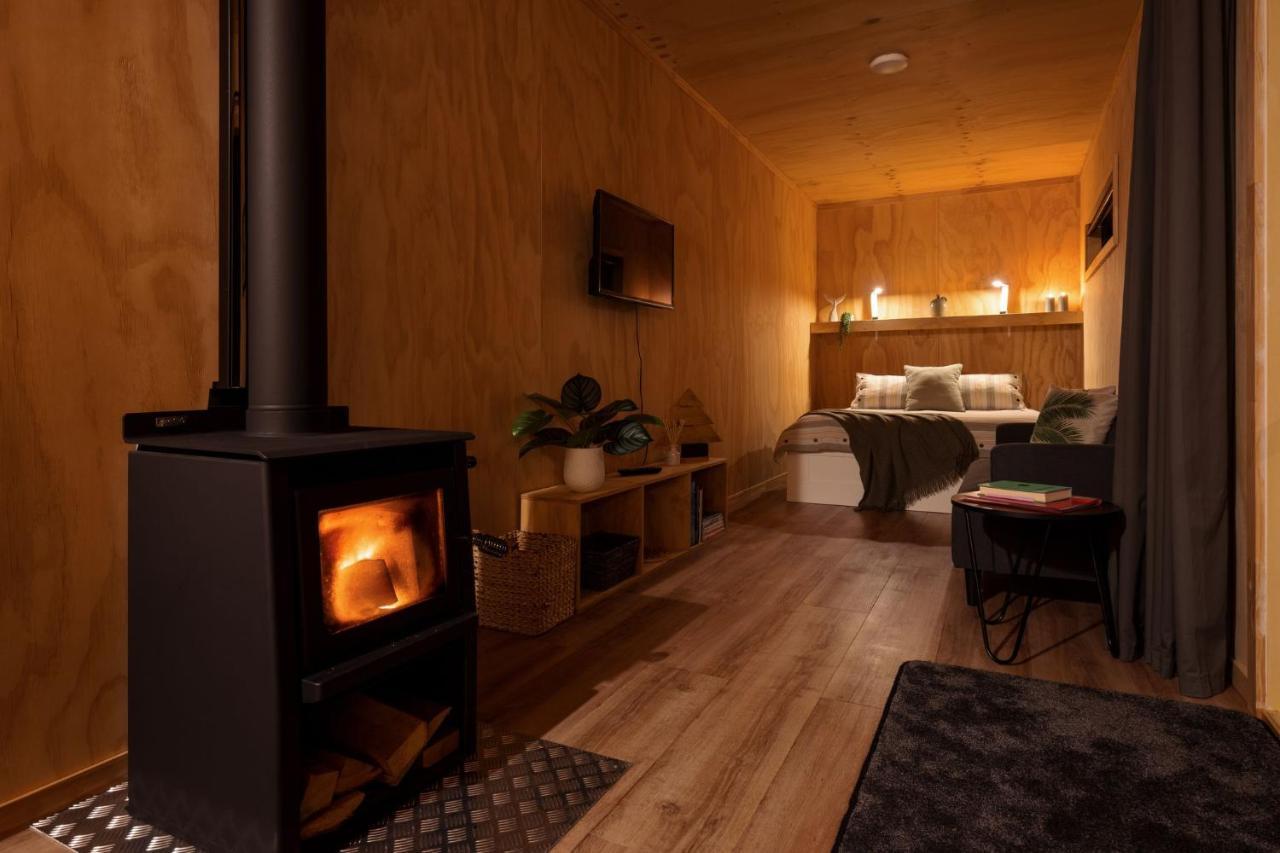 Luxury Container Cabin Masterton Exterior photo