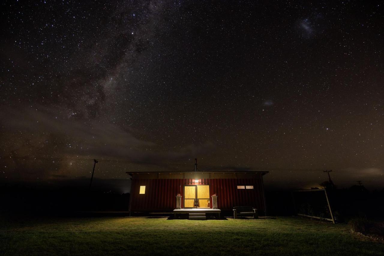 Luxury Container Cabin Masterton Exterior photo