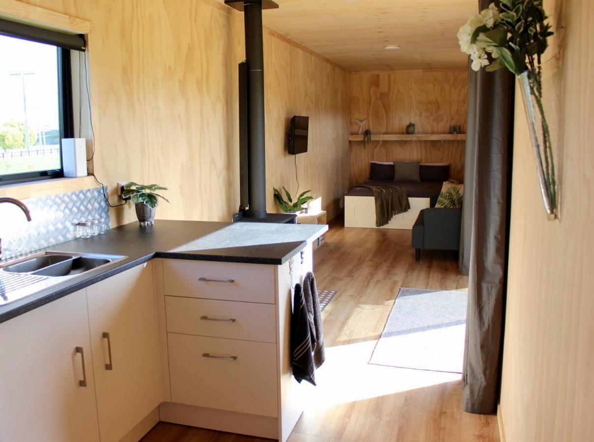 Luxury Container Cabin Masterton Exterior photo